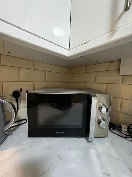 Apartamento Entire 1Bed Stratford Westfield Londres Exterior foto