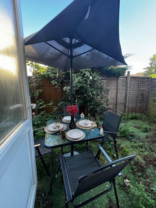 Apartamento Entire 1Bed Stratford Westfield Londres Exterior foto