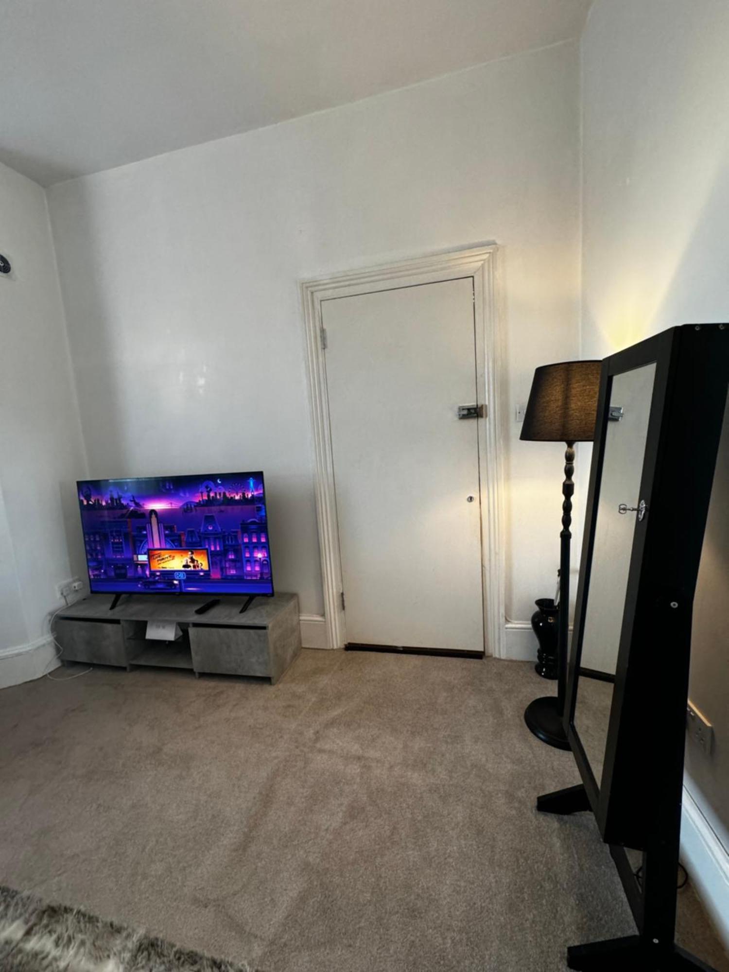Apartamento Entire 1Bed Stratford Westfield Londres Exterior foto
